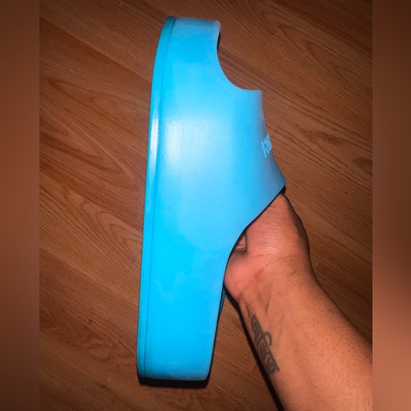 Blue Balenciaga Pool Slides - Picture 3 of 6